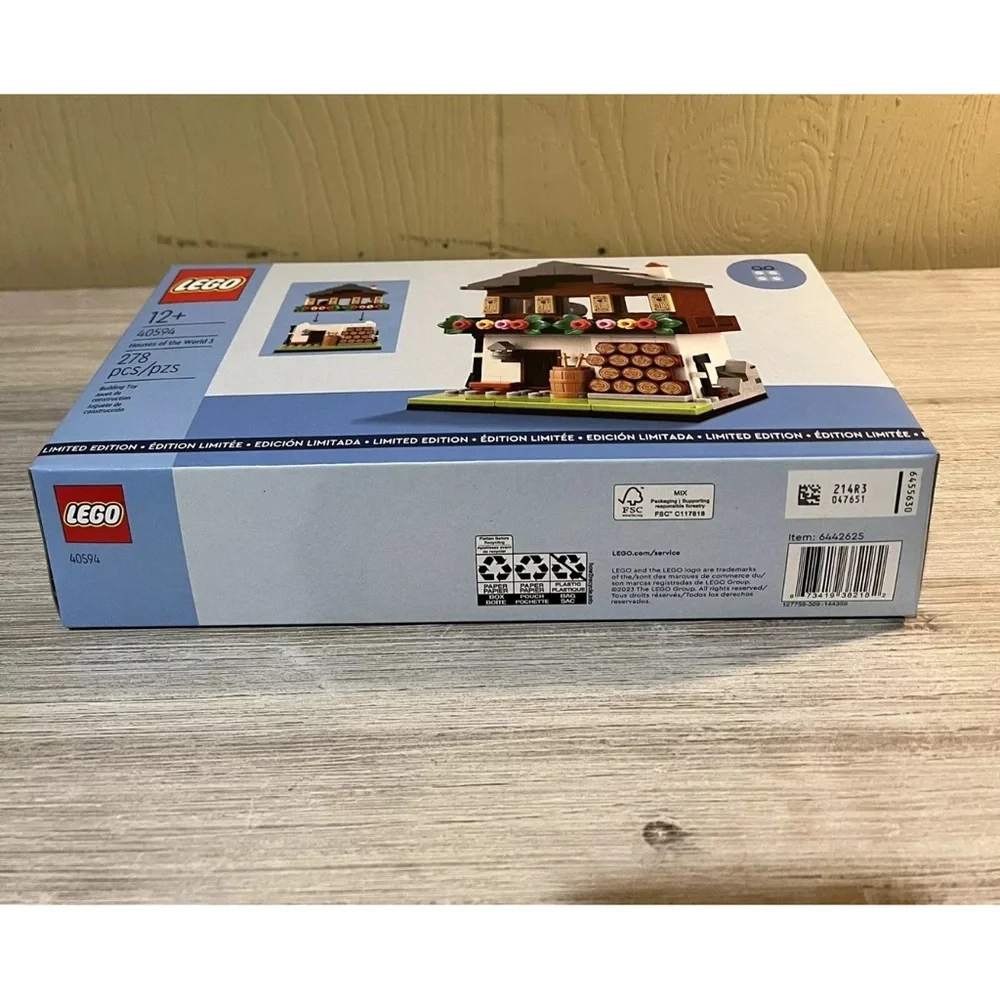 NIB - LEGO -  Houses of the World - Limited Edition - GWP